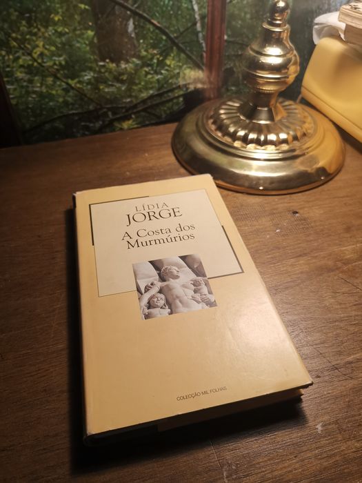 Livro A costa dos murmúrios