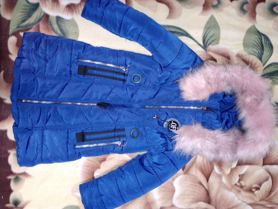 Зимовий пуховик для дівчинки р. 34. (5-7 р.)