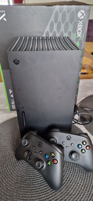 Xbox seria X + dwie gry
