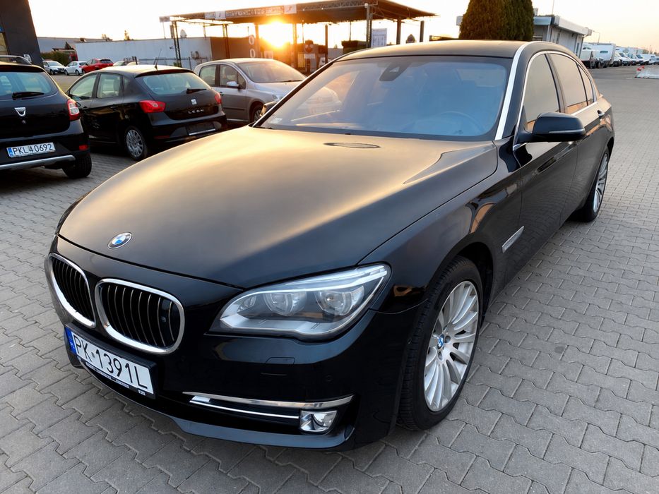 BMW  F02 750Li xDrive 4.4 V8 450 KM