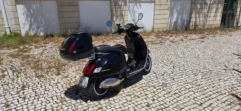 VESPA GTS 300 SUPER COM EXTRAS