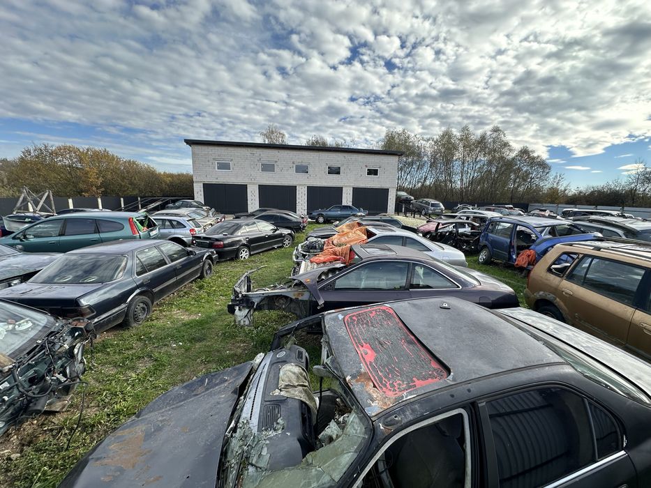 Продам будинок-гаражі