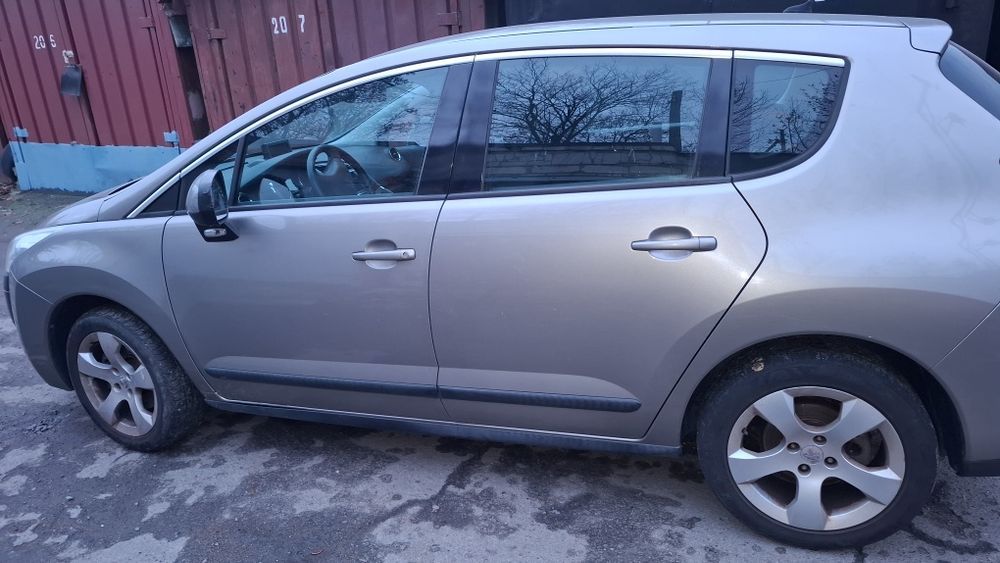 Двері Peugeot 3008 дверь Peugeot 3008