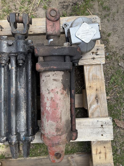 Циліндр 100, МТЗ. ЦС-100, в Хорошому Стані. Циліндр Навіски МТЗ.