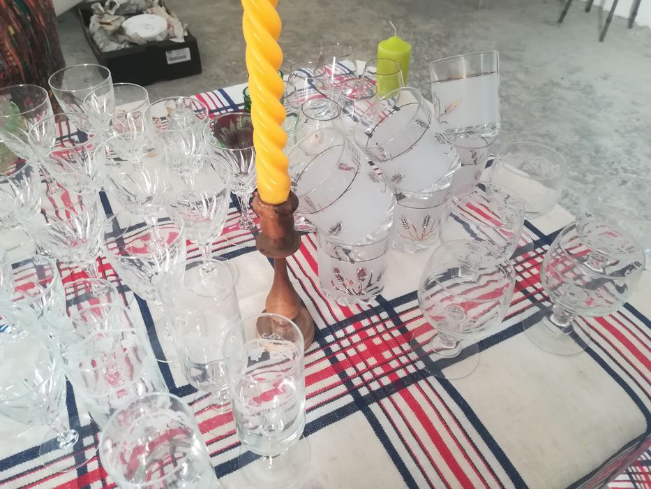 Copos de cristal e vidro