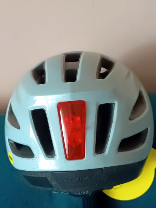 Kask Specialized Shuffle MIPS z LED