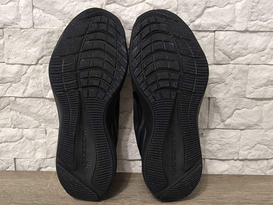 Кросівки Nike Air Zoom Winflo 7