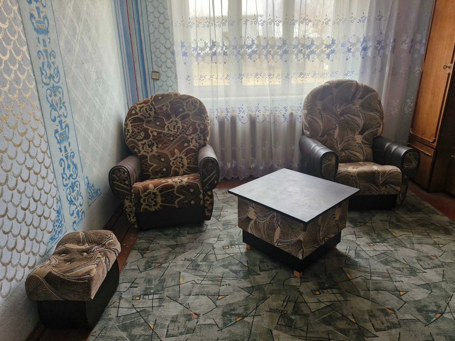 Два мягкі крісла + журнальний столик+ мягкий пуфик