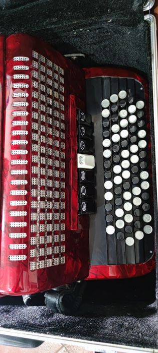 SONANTTI Accordion, 96 Bass, 3 Voice.64297898392707123