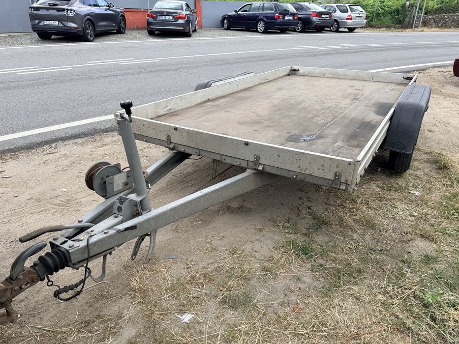 Reboque 2700kg matricula