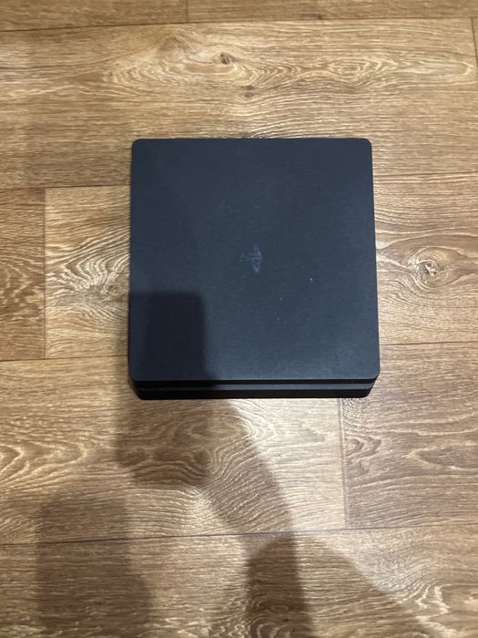Playstation 4 slim разом з іграми