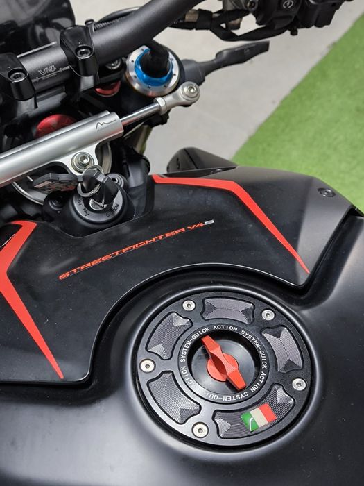 Ducati Streetfighter V4S