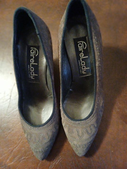Sapatos italianos novos de toilette