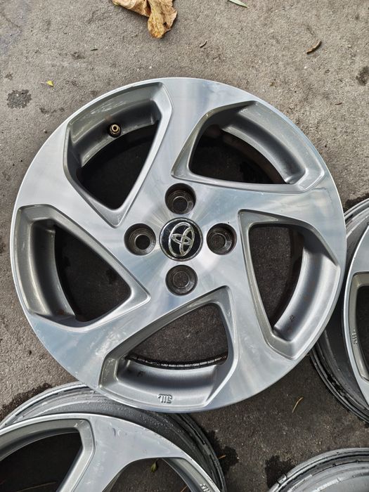 Aufelgi 15 4x100 Toyota Yaris III Yaris II IQ 4x100 ET39 TPMS