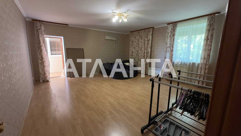 Просторный дом у моря, Фонтанка