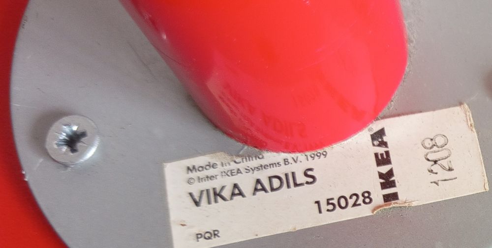 Mesa/secretaria vermelha