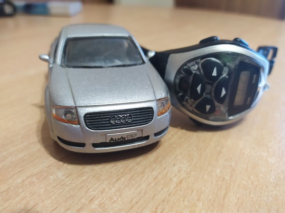 Модель машины AUDI TT с полной имитацией работы  на радиоуправлении