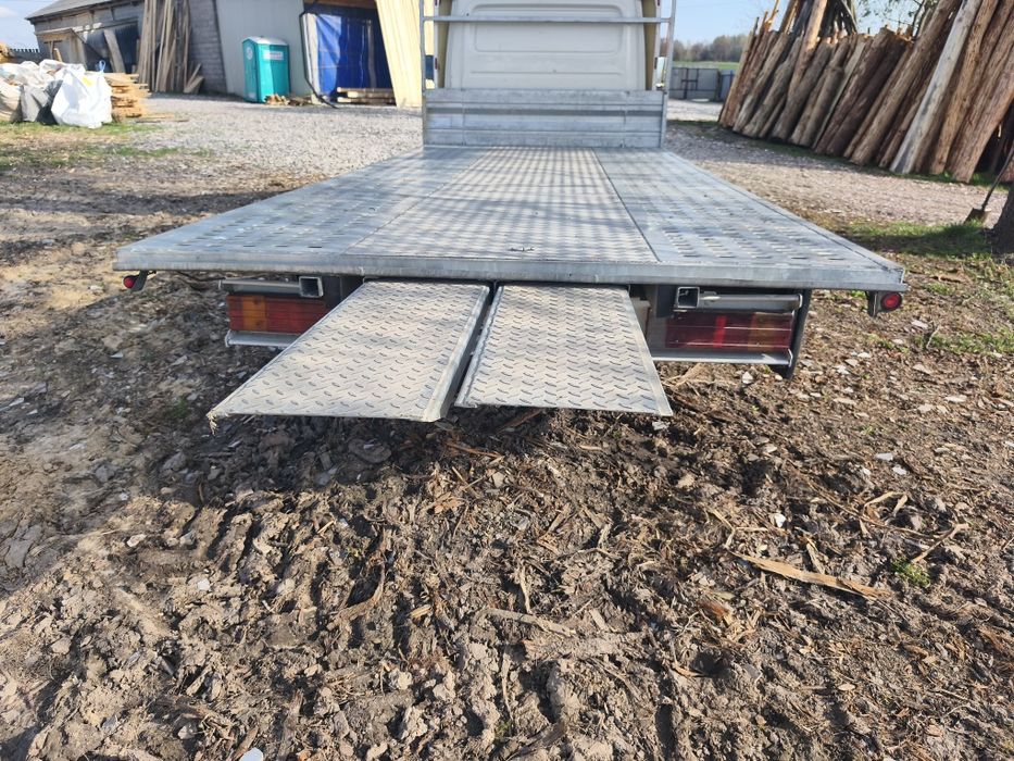 Najazd platforma zabudowa auto laweta