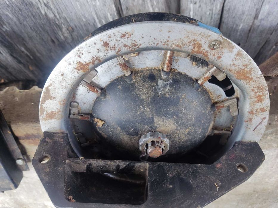 Апарат висіваючий в зборі для кукурудзи