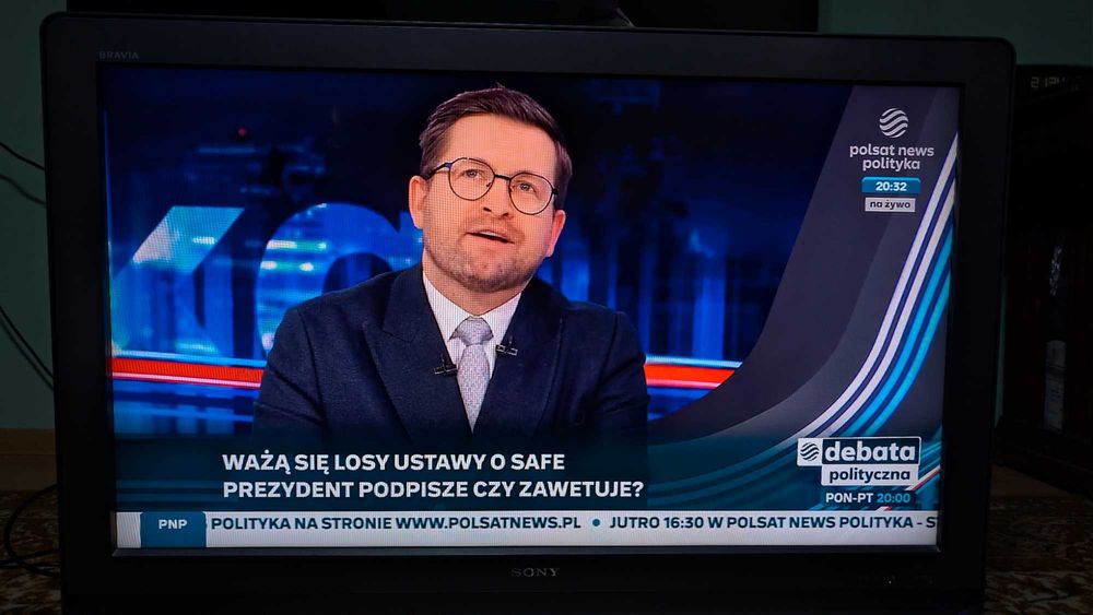 Telewizor Sony KDL-40U4000 + dekoder Manta DVBT017 + pokojowa antena