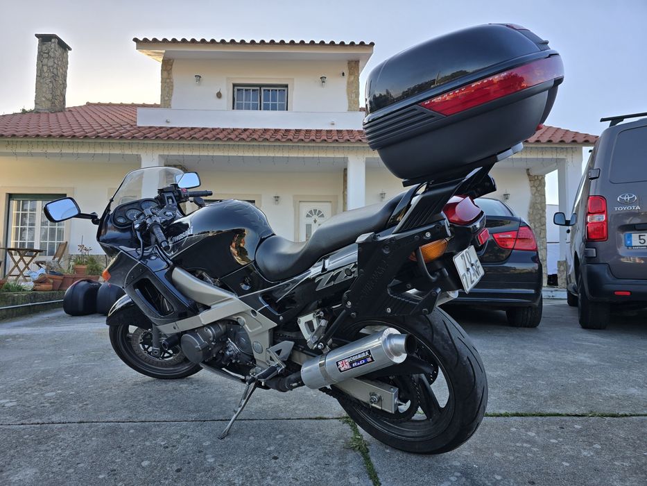 Kawazaki zzr 600   29mil kms