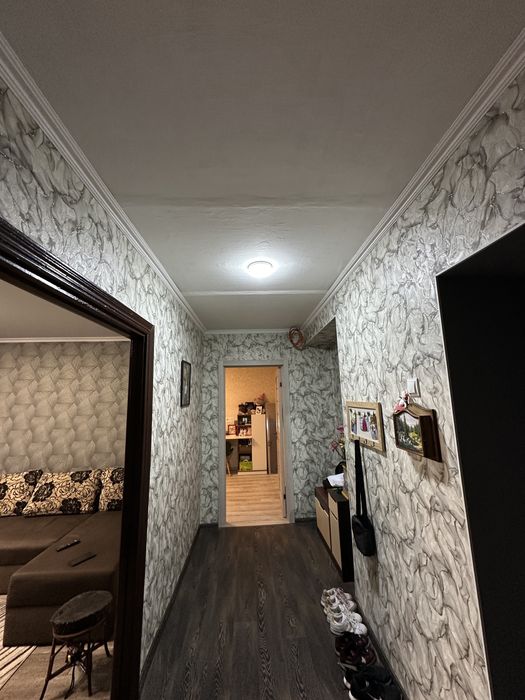 Продаж 2кім в цегляному будинку