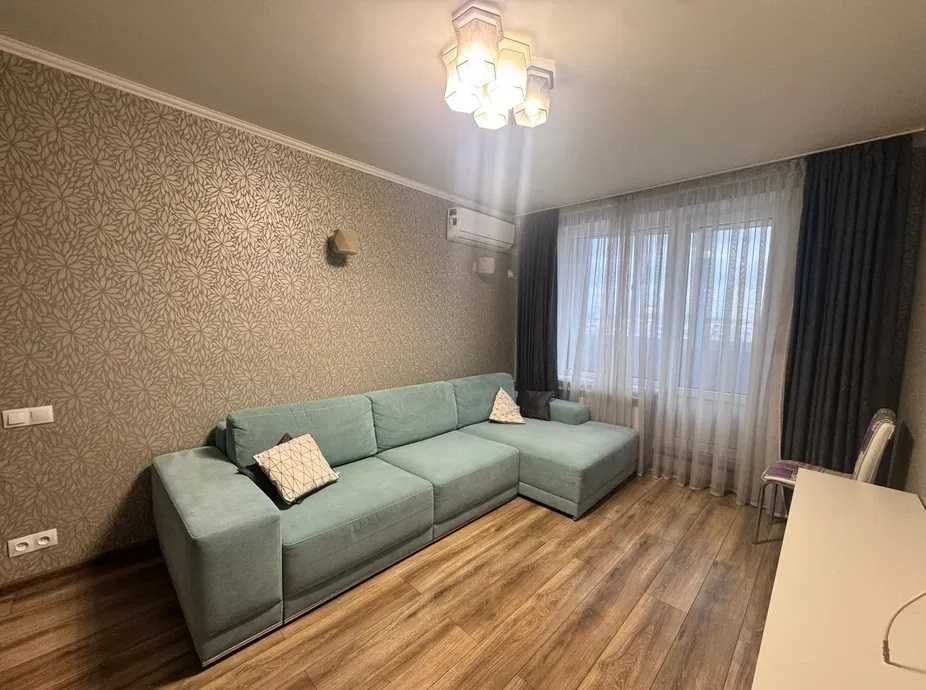 E S3 Продам 2к квартиру Юбилейный просп.,57/106