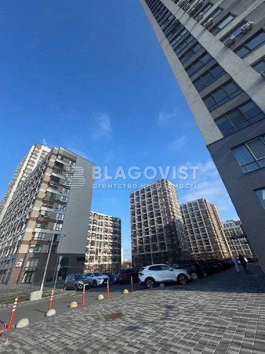 Варшавський-2 Подільський 2к квартира на Олександра Олеся 7