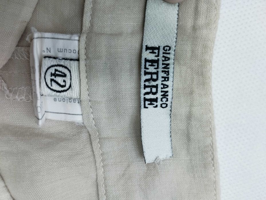 Бежевые укороченные брюки вискоза штаны кюлоты
Gianfranco Ferre