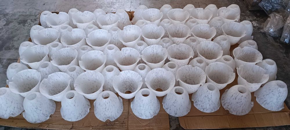 Tulipas Brancas em vidro soprado (80 Unidades)