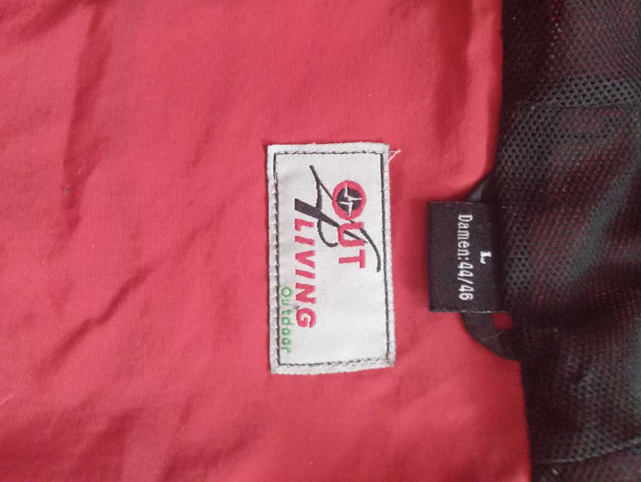 Жіноча вітровка L розмір