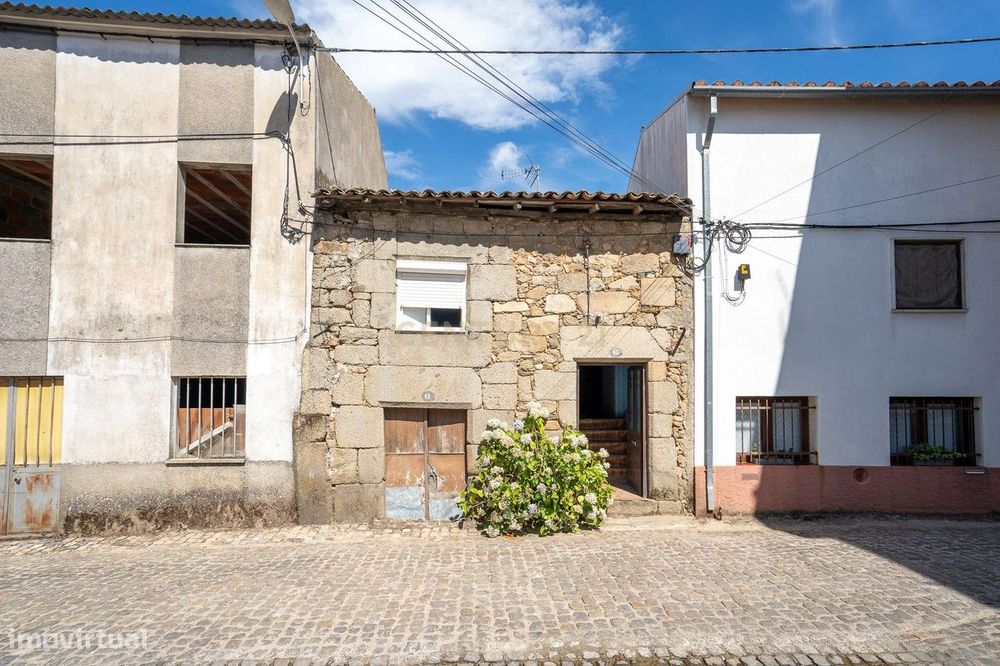 Casa para Recuperar em Fundão - Oportunidade Única