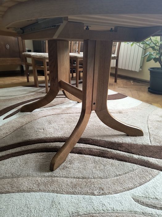 Sprzedam stół z krzesłami