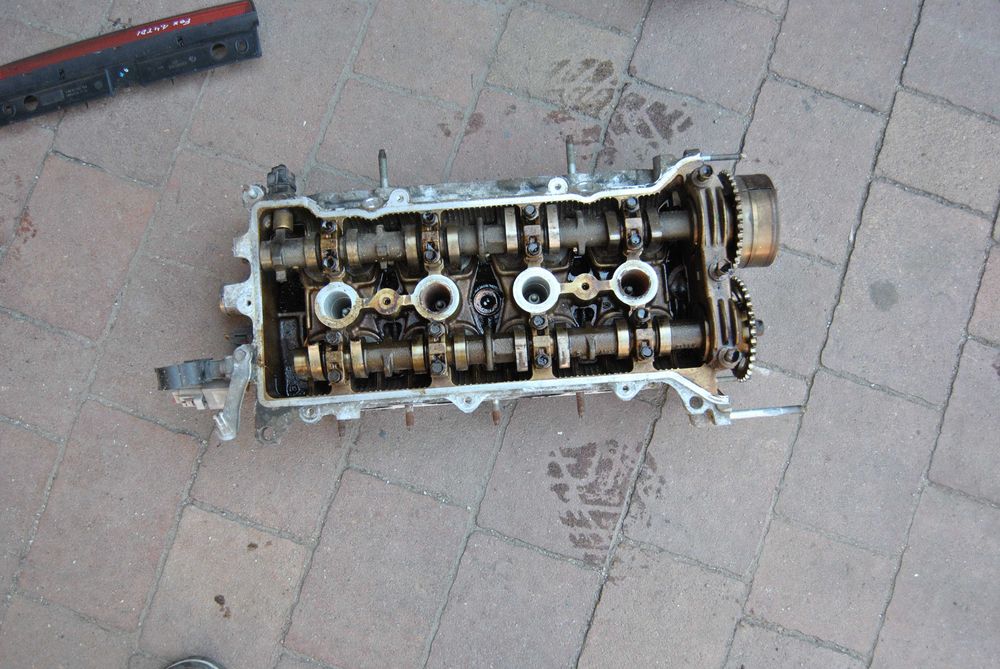 Głowica silnika Toyota Corolla 1.8 benzyna