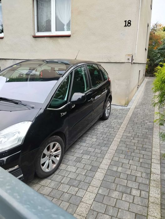 samochód osobowy Citroen Picasso C4