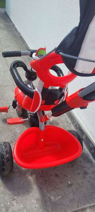 Triciclo de passeio infantil