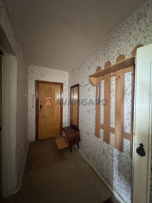 Простора 3-кімнатна квартира 65м2 на Тополі-1 під ремонт
