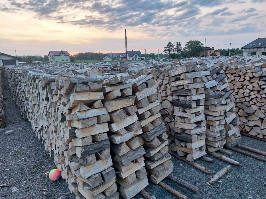 Grube zdrowe drewno kominkowe / opałowe - Szeroki zakres wyboru gatunków - Atrakcyjne ceny - Wysoka jakość produktu - Szybka oraz darmowa dostawa