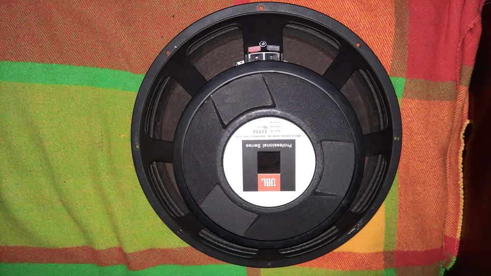 Baixa de preço JBL 2225J de 16 ohms  +1 par de JBL 2225H 8ohms