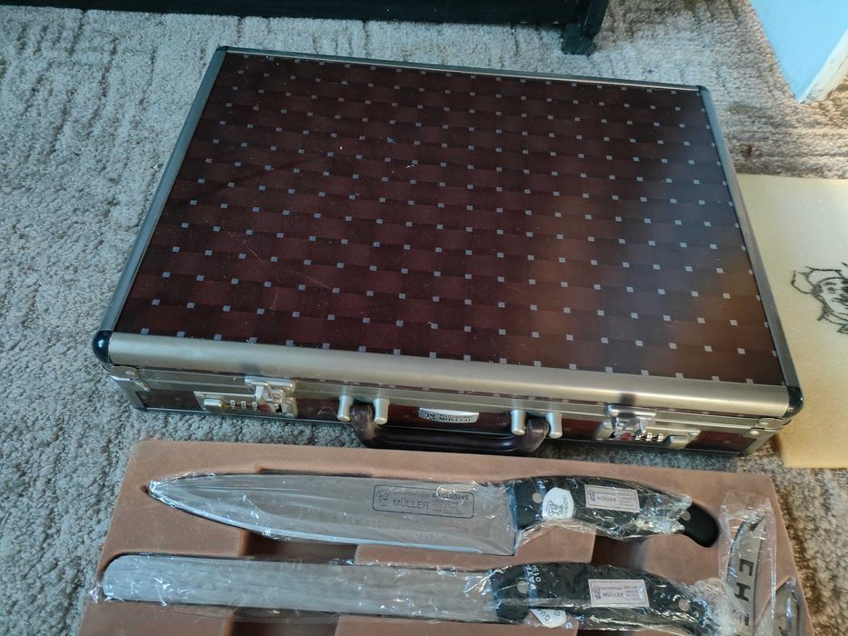 Zestaw noży i innych w zestawie