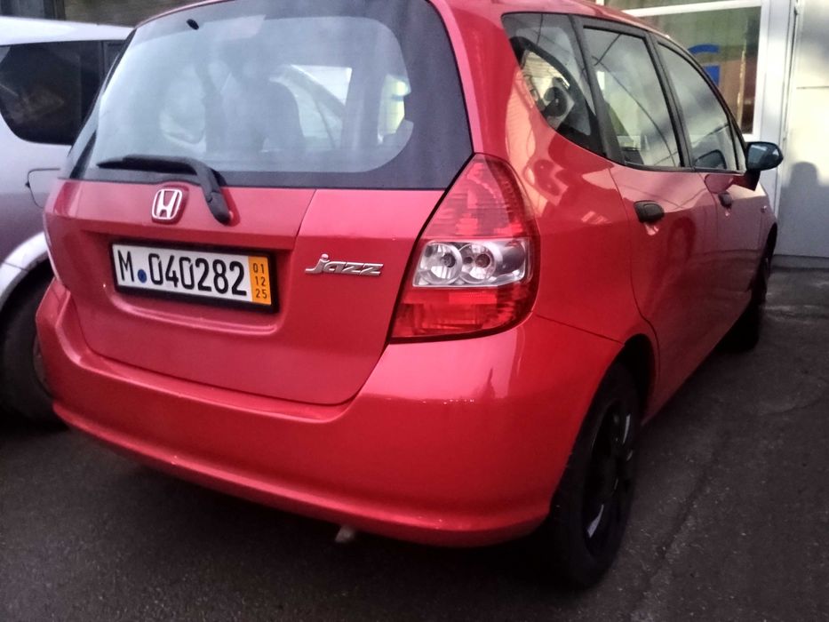 Хонда Джаз автомобіль 2004
