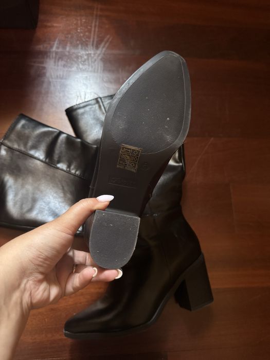 Botas pretas Wide Fit de cano alto com salto