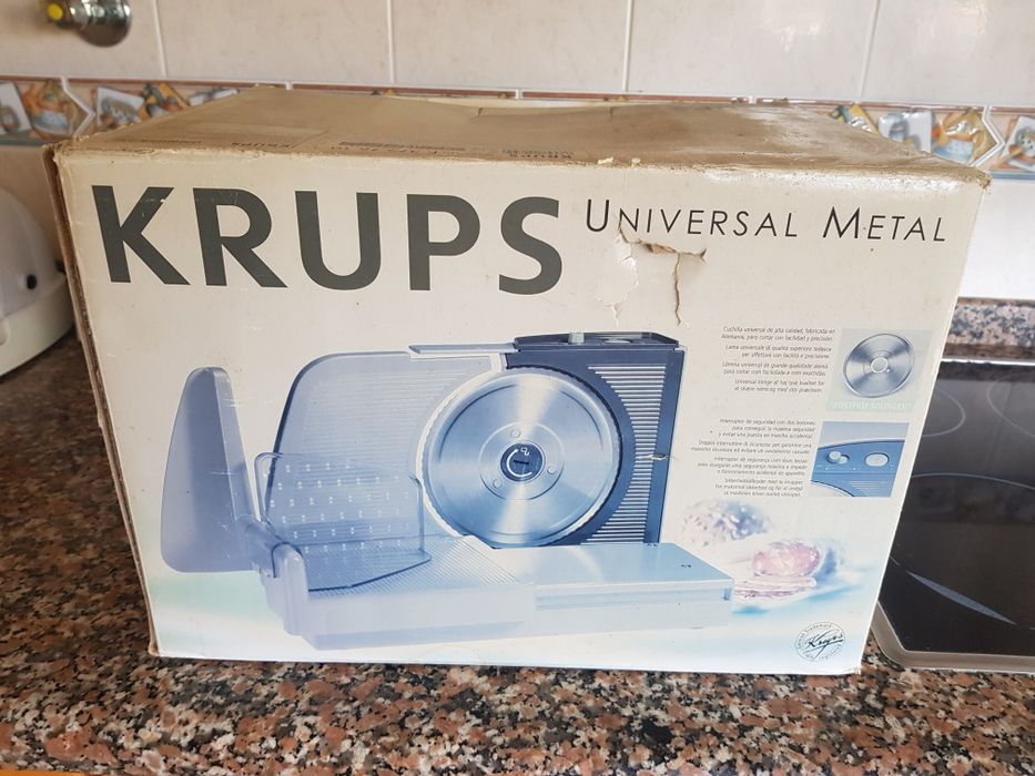 Fiambreira com pouco uso