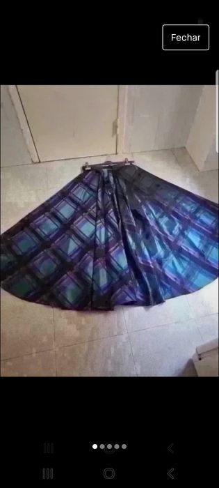 Saia comprida para uma festa,ou gala de alta costura.