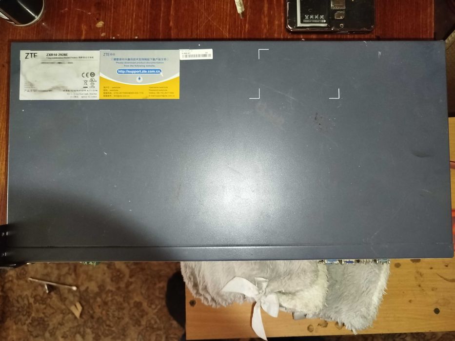 ZTF ZXR10 2928E комутатор