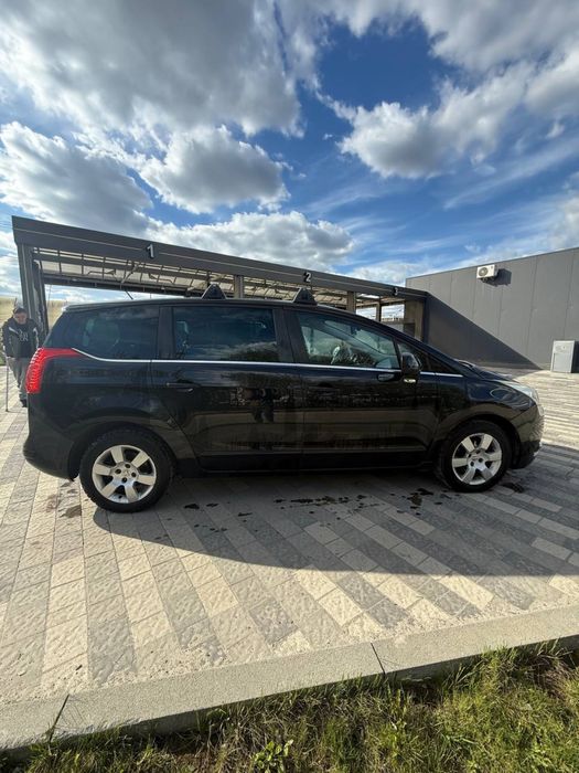 Продам peugeot 5008
