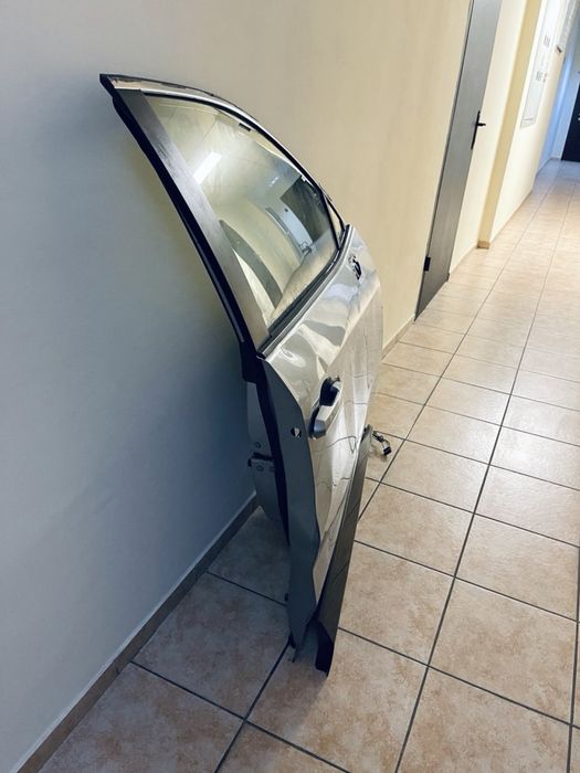 Дверь на Toyota Rav 4
