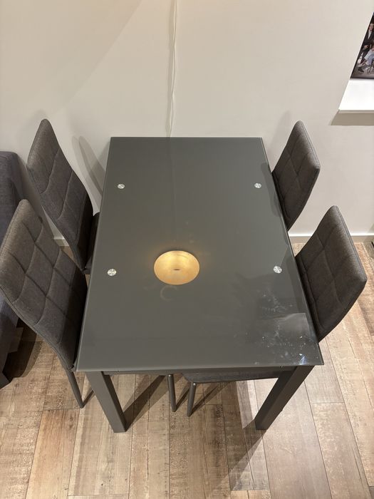 Conjunto Mesa de jantar extensível + cadeiras