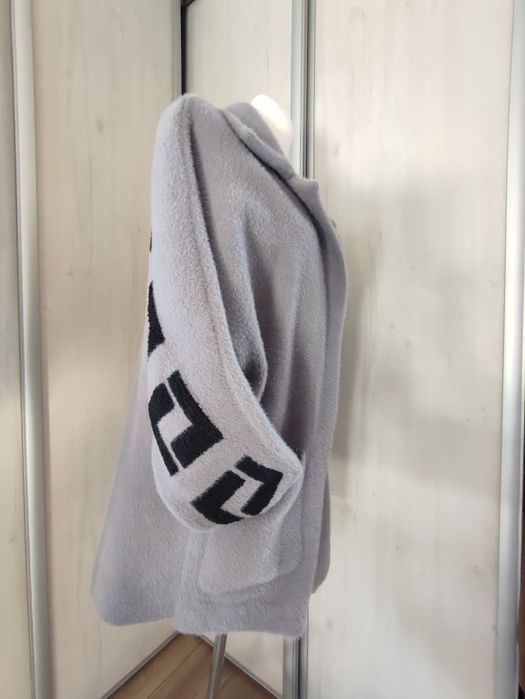 Damski płaszcz, alpaka, szary z czarnym wzorem, roz uniwersalny, nowy