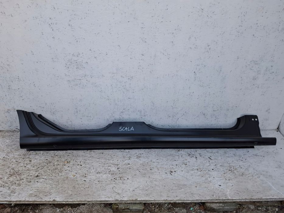 Skoda scala poszyciew próg prawy nowy
